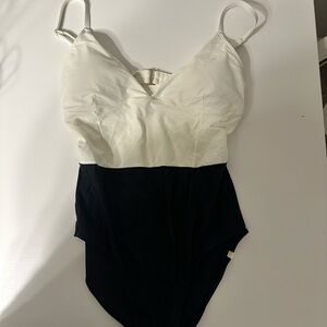 Summersalt Black and White One Piece Swimsuit size 10